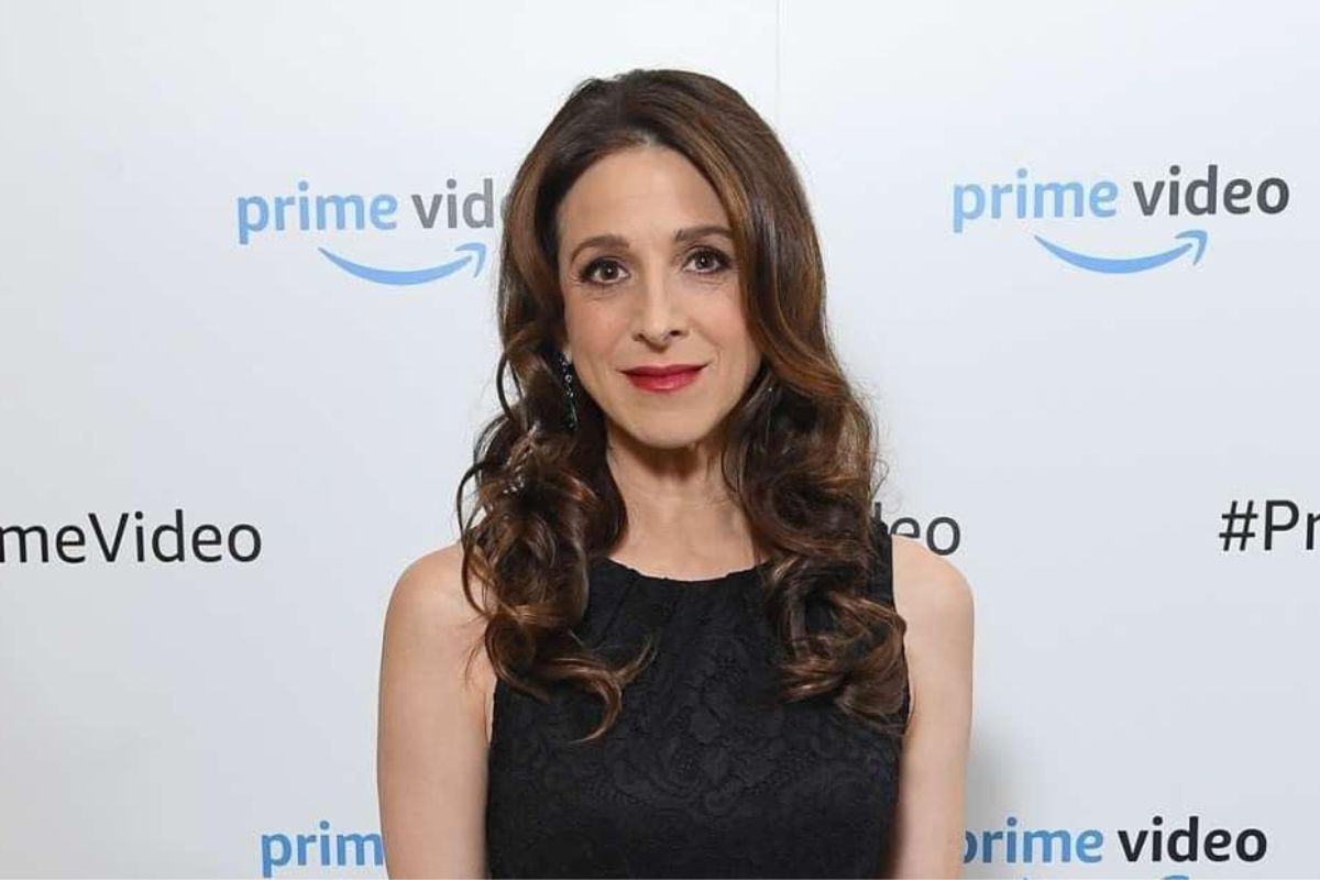 Marin Hinkle's Net Worth