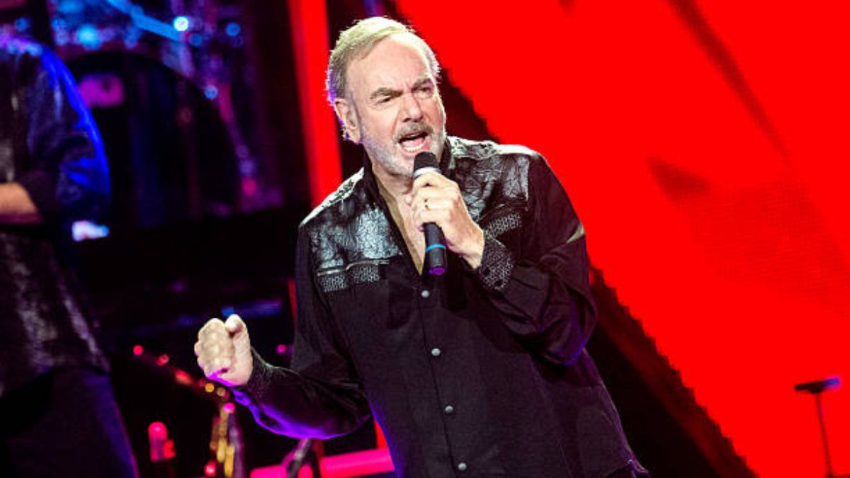 Singer Neil Diamond Has Spoken Publicly About His Diagnosis With Parkinson's Disease