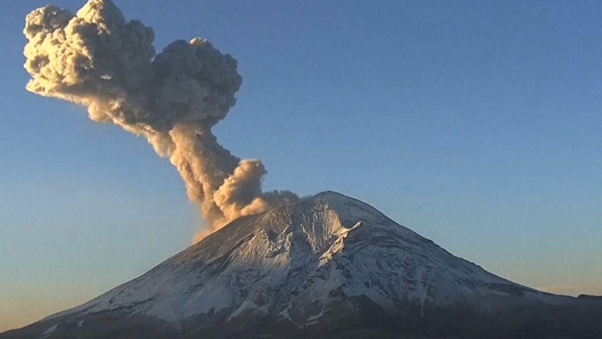 Mexico City Is Hit By An Eruption Of The Popocatépetl Volcano