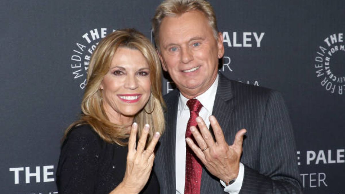 How Much Net Worth Does Vanna White Make